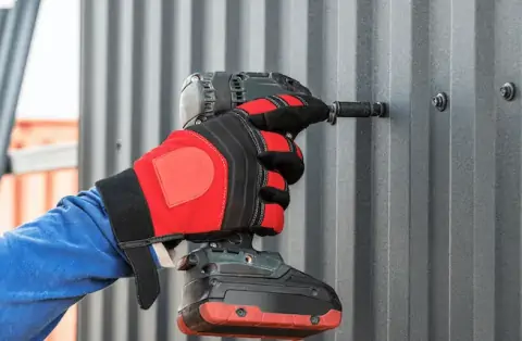 Travaux de zinguerie - Corps-Nuds